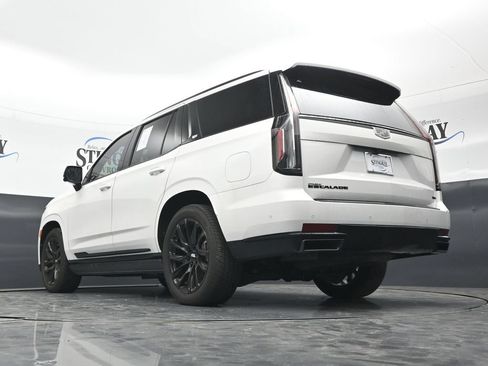 Used 2023 Cadillac Escalade Sport Platinum w/ LPO, ONYX Package AWD/4WD image 33