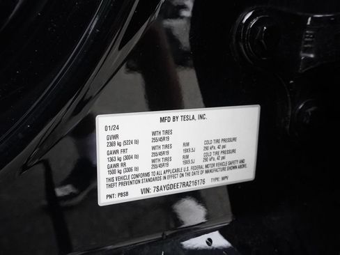 Used 2024 Tesla Model Y Long Range AWD/4WD image 43