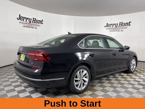 Used 2018 Volkswagen Passat 2.0T SE FWD image 6
