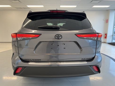 Used 2022 Toyota Highlander XLE image 69