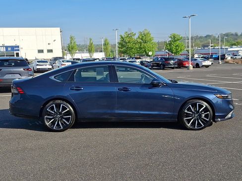 Used 2024 Honda Accord Touring image 7