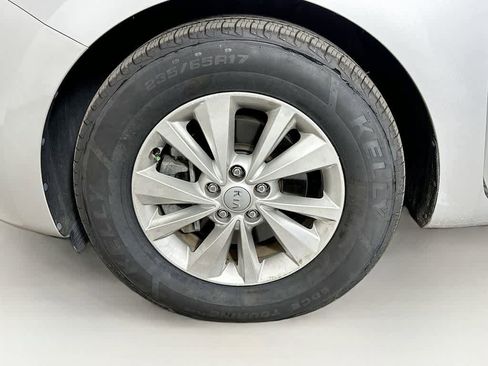 Used 2018 Kia Sedona L FWD image 7