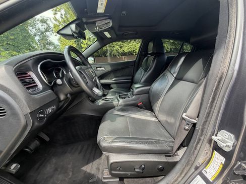 Used 2016 Dodge Charger R/T RWD image 4