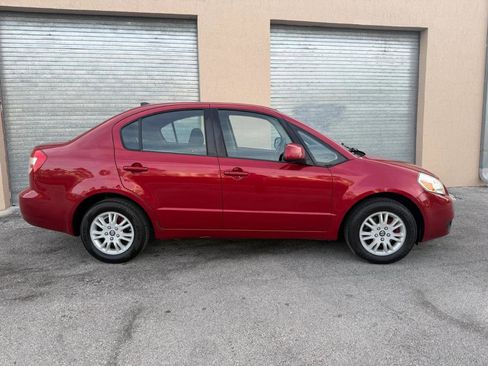 Used 2012 Suzuki SX4 LE FWD image 12