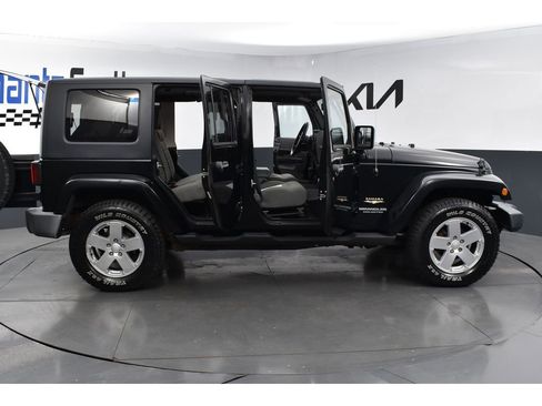 Used 2007 Jeep Wrangler Unlimited Sahara AWD/4WD image 28