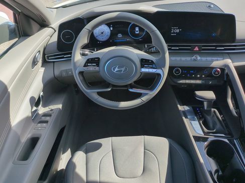 New 2025 Hyundai Elantra SEL w/ Cargo Package image 15