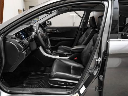 Used 2017 Honda Accord EX-L image 4
