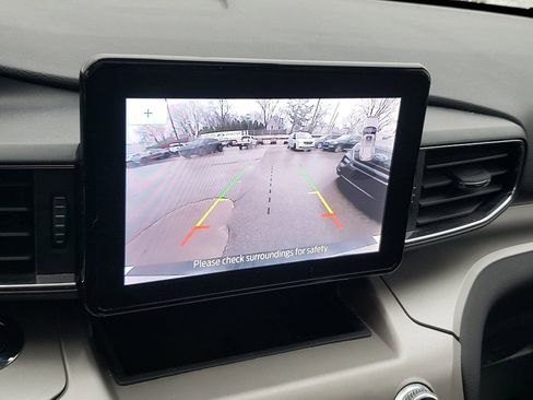 Certified 2022 Ford Explorer XLT w/ Equipment Group 202A image 29