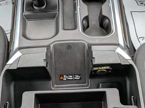 Used 2022 Chevrolet Silverado 1500 LT Trail Boss w/ Convenience Package II AWD/4WD image 19