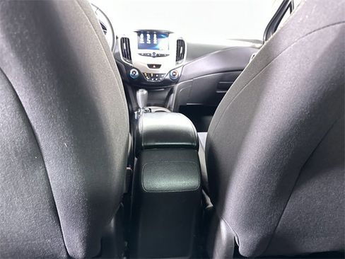 Used 2018 Chevrolet Cruze LS image 22