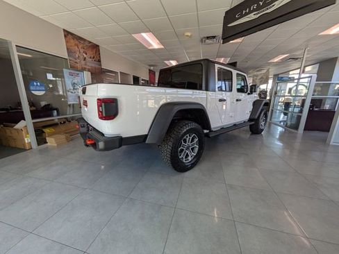 New 2026 Jeep Gladiator Mojave w/ Technology Group AWD/4WD image 4