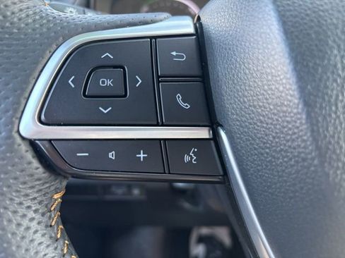 Used 2024 Toyota Sienna XLE Woodland Edition image 16