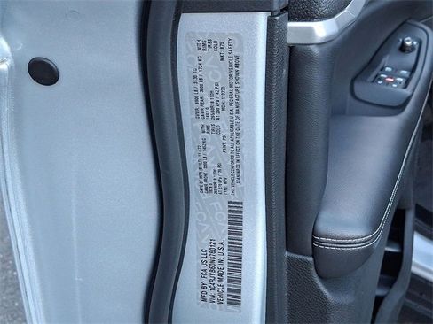 Used 2022 Jeep Grand Cherokee Limited 4xe image 18