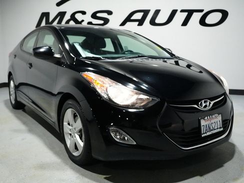 Used 2013 Hyundai Elantra GLS w/ Preferred Pkg image 8