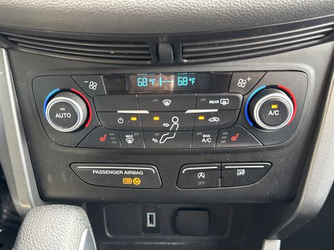 Used 2018 Ford Escape SE FWD image 15