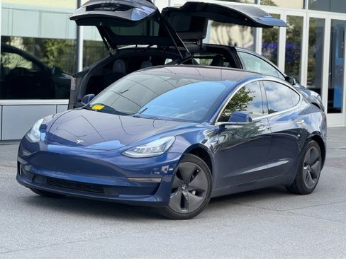 Used 2018 Tesla Model 3 Long Range image 2