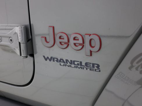 Used 2021 Jeep Wrangler Unlimited Rubicon AWD/4WD image 47