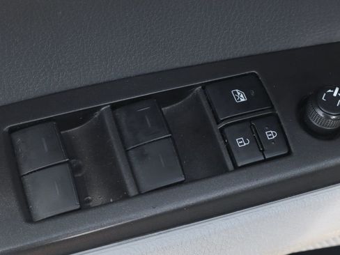 Used 2021 Toyota Camry LE FWD image 17