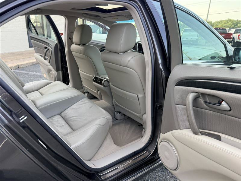Used 2010 Acura RL w/ Technology Package AWD/4WD image 16