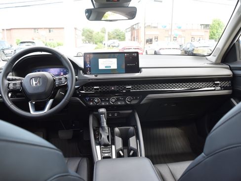 Used 2024 Honda Accord Touring image 27