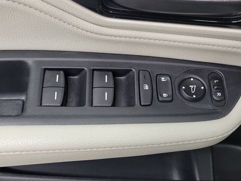 Certified 2025 Honda Odyssey Touring image 18