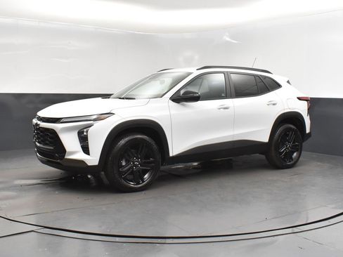 New 2026 Chevrolet Trax ACTIV image 3