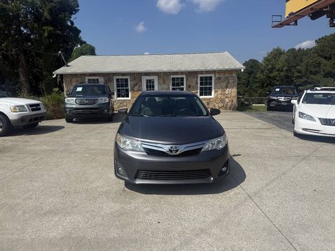 Used 2012 Toyota Camry LE FWD image 2