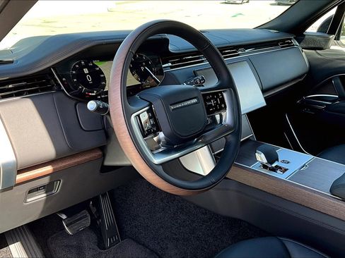 New 2025 Land Rover Range Rover Autobiography image 5