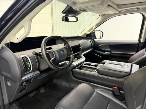 Used 2025 Ford Expedition Max Platinum AWD/4WD image 11
