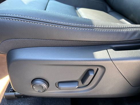 New 2026 Volvo XC40 B5 Core w/ Climate Package AWD/4WD image 11