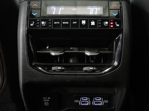 Used 2023 Jeep Grand Cherokee L Summit AWD/4WD image 28