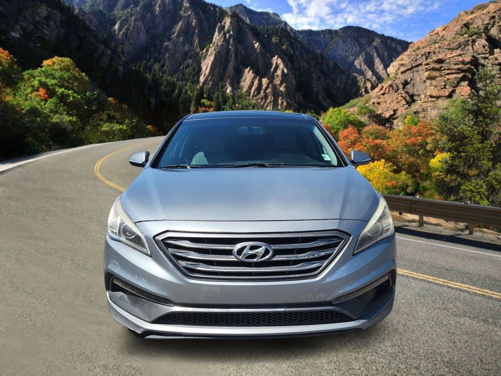 Used 2016 Hyundai Sonata Limited w/ Option Group 04 FWD image 6