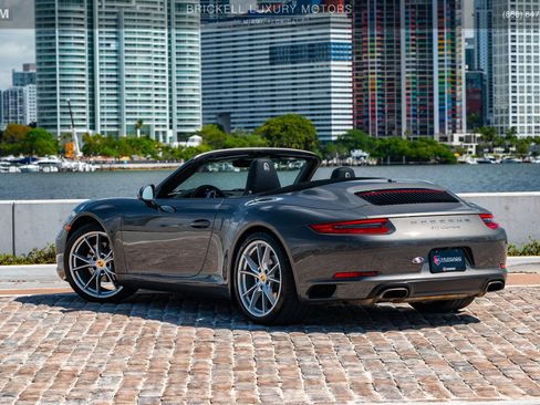 Used 2018 Porsche 911 Carrera image 16