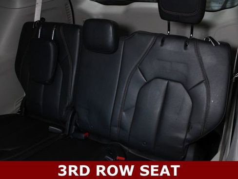 Used 2018 Chrysler Pacifica Touring-L Plus w/ Tire & Wheel Group FWD image 10