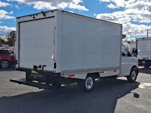 Used 2019 GMC Savana 3500 w/ Power Convenience Package image 4