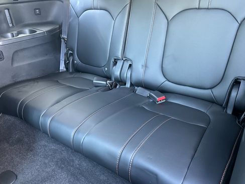 Used 2024 Honda Pilot TrailSport image 25