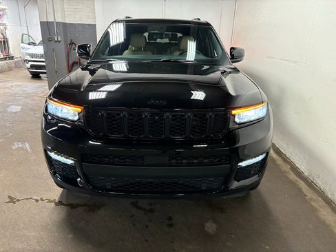 Used 2025 Jeep Grand Cherokee L Limited w/ Luxury Tech Group II AWD/4WD image 5
