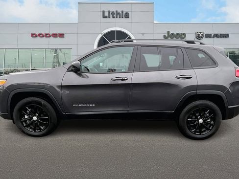 Used 2022 Jeep Cherokee Latitude Lux w/ Sun & Sound Group image 3