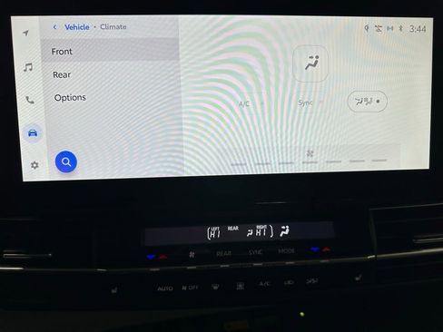 Used 2025 Toyota Sienna XLE image 32