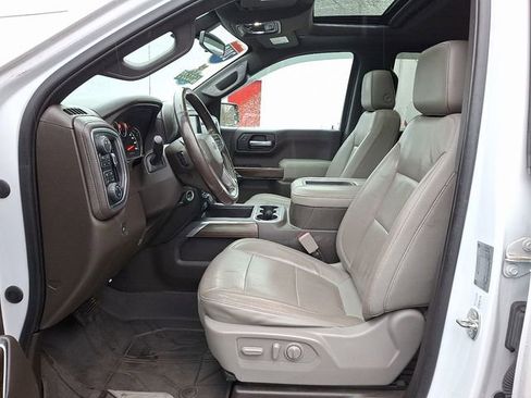 Used 2019 Chevrolet Silverado 1500 RST image 18