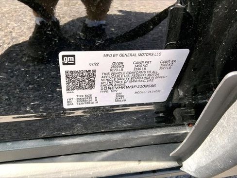 Used 2023 Chevrolet Traverse LT w/ LPO, Floor Liner Package AWD/4WD image 32