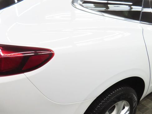 Used 2019 Buick Enclave Essence AWD/4WD image 32