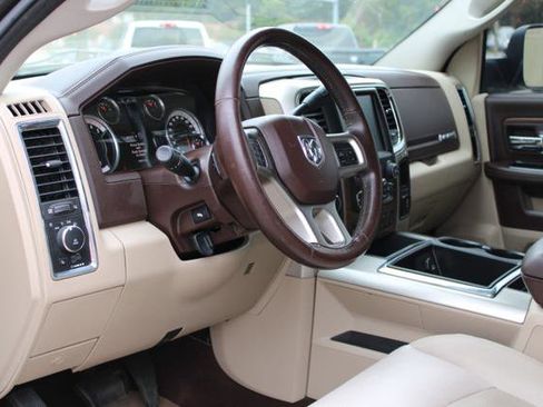 Used 2014 RAM 2500 Laramie w/ Convenience Group image 18