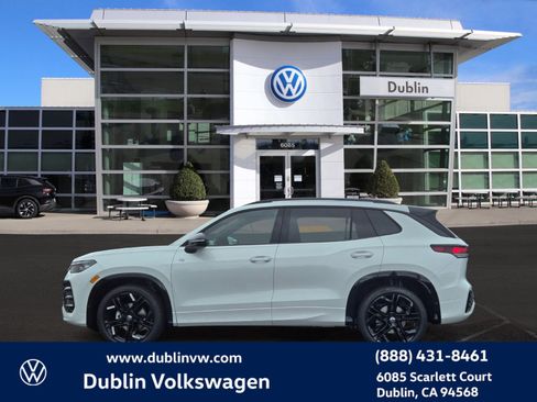 New 2026 Volkswagen Tiguan SE R-Line FWD image 7