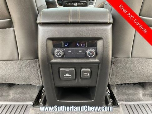 Used 2020 Chevrolet Traverse LT w/ LT Premium Package FWD image 53