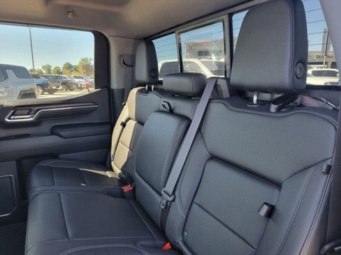 Used 2023 GMC Sierra 1500 SLT w/ SLT Premium Plus Package image 28