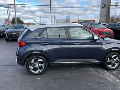 Used 2024 Hyundai Venue Limited image 6