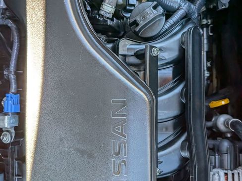 Used 2022 Nissan Rogue Sport SV FWD image 14
