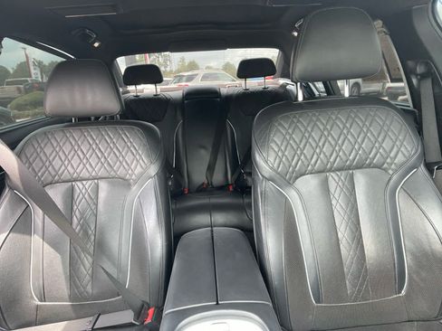 Used 2018 BMW 740i w/ M Sport Package RWD image 28