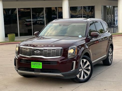 Used 2020 Kia Telluride EX w/ EX Premium Package FWD image 10